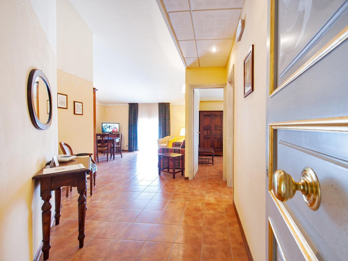 Hotel San Gregorio Пиенца Екстериор снимка