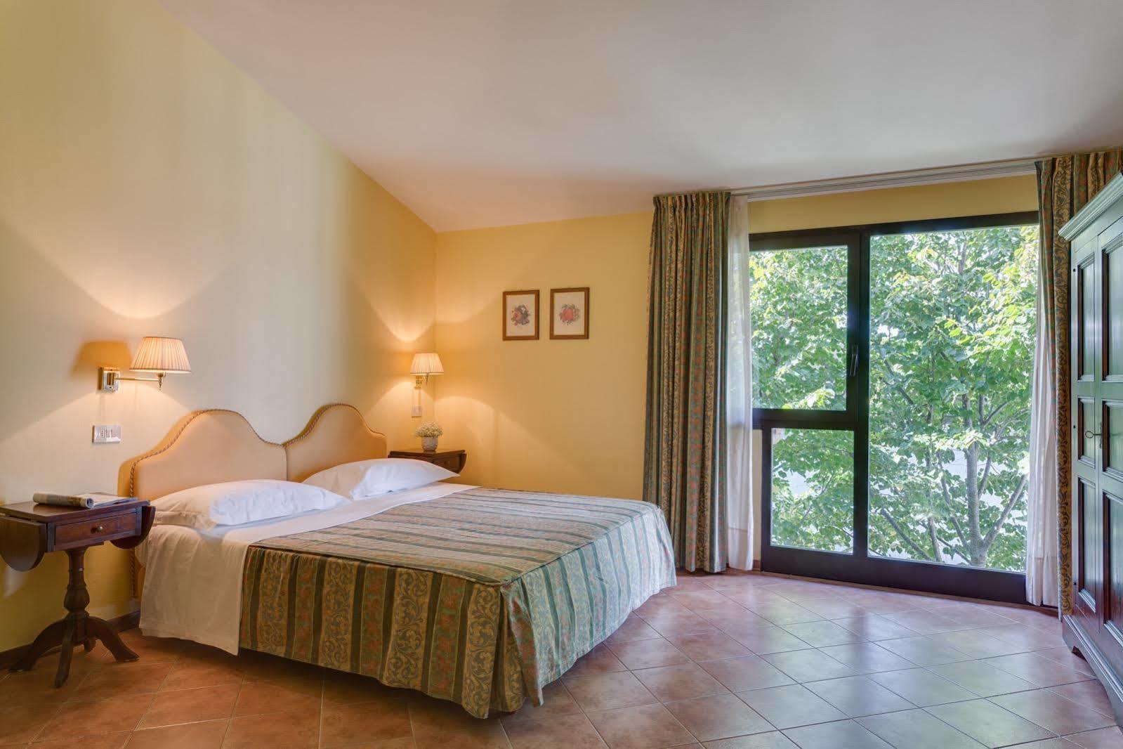 Hotel San Gregorio Пиенца Екстериор снимка